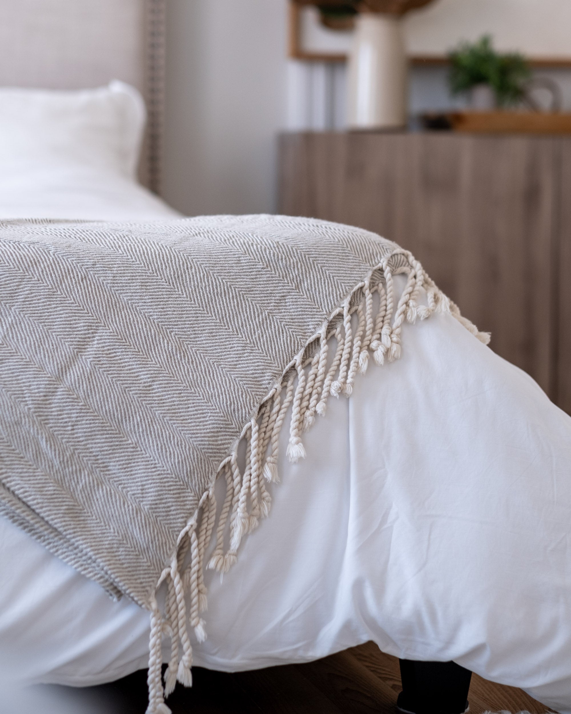 The Linen Herringbone Throw in Natural