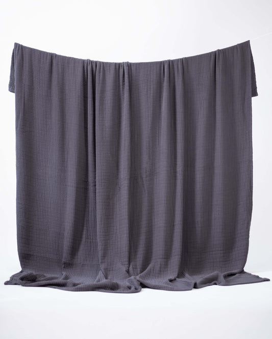 The Stitched Cotton Quilt in Charcoal