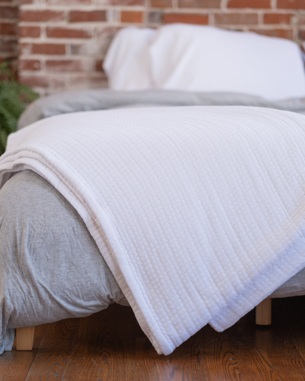 The Stitched Cotton Quilt in White